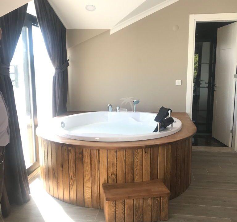 0FAA408D-8BD5-49DE-B9EF-00FDEA14EE2D