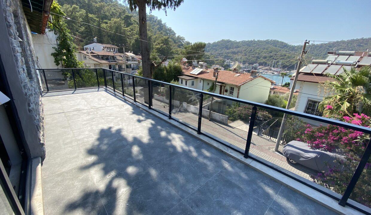 3E71C451-665A-4CE0-B56D-D09B0BB879EA