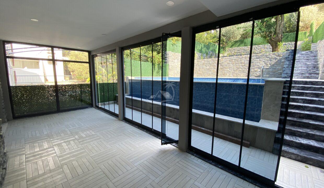 49293647-27E3-4820-A959-872BF6630C1B