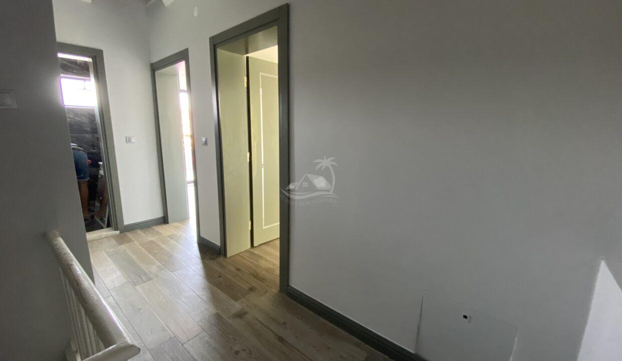 51DEB725-E9F1-4EEA-A41F-1D21618D26E8