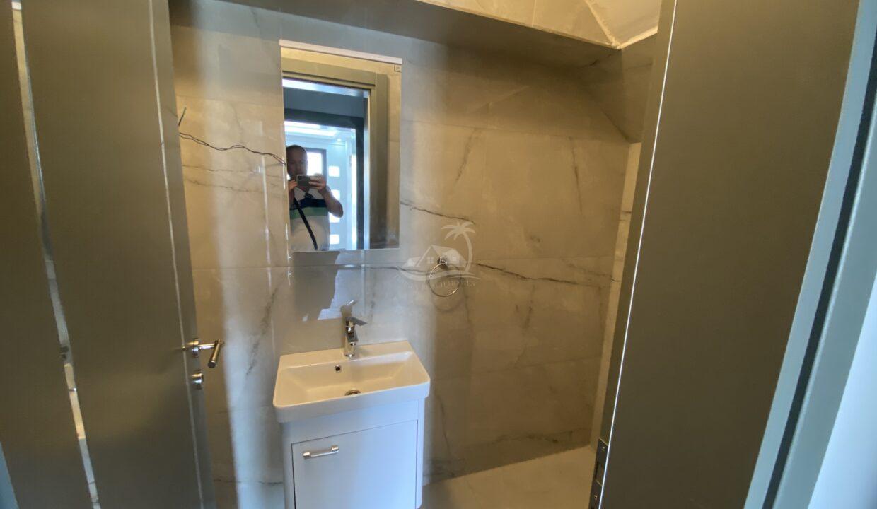 8C304529-C3DC-467F-972C-BCB60729AFA1