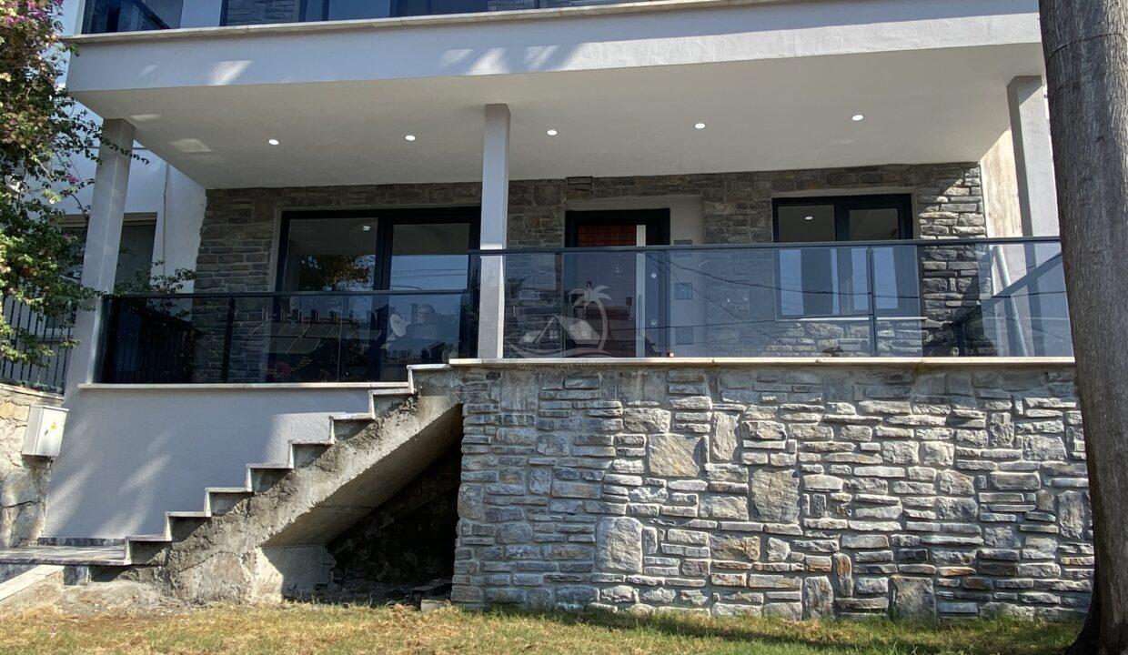 9A3AECFD-9273-46B2-9015-91BB2988B2E6