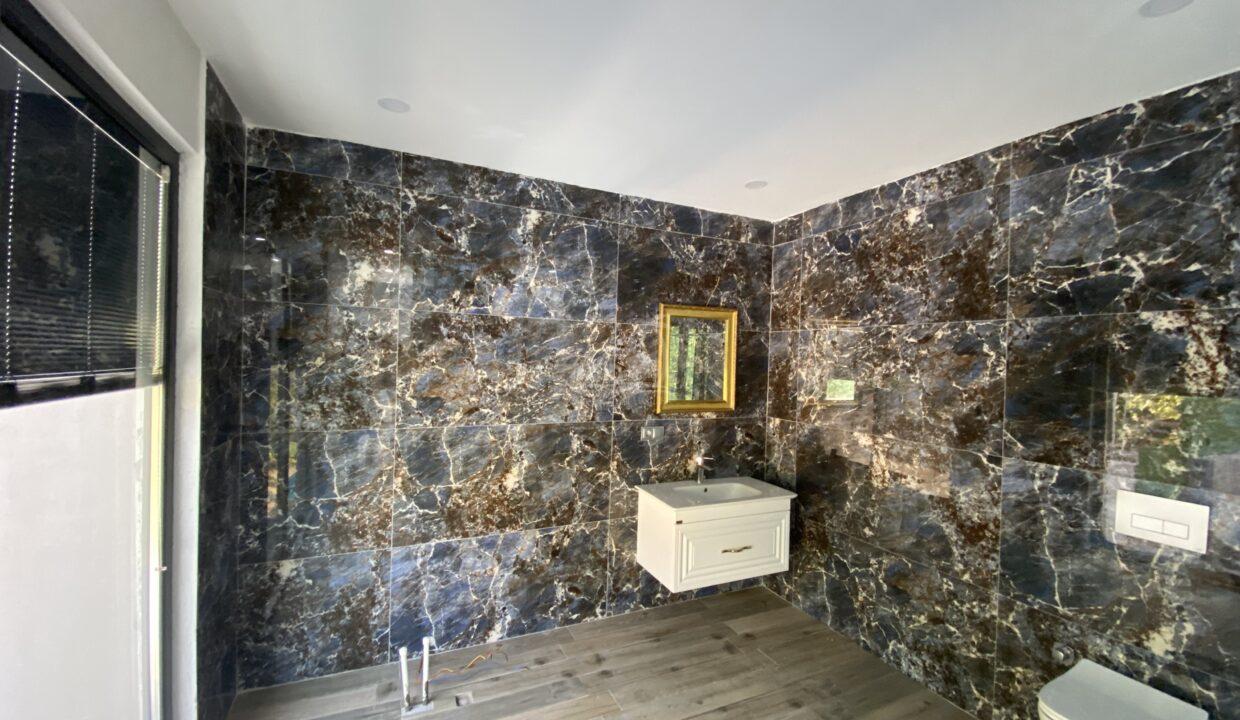 9ECACEAA-D06C-4F44-901A-10C121873F39