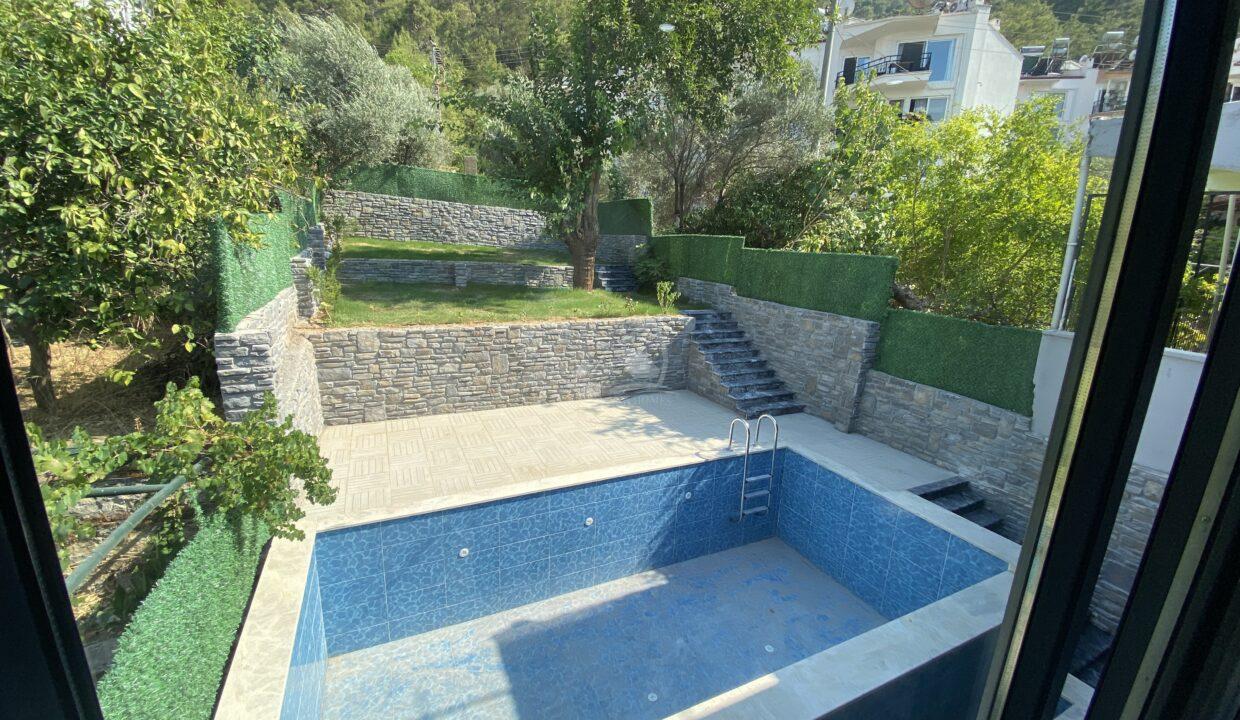 B7A3F340-5D12-44C7-AA8F-ECBFD1C6D8C5