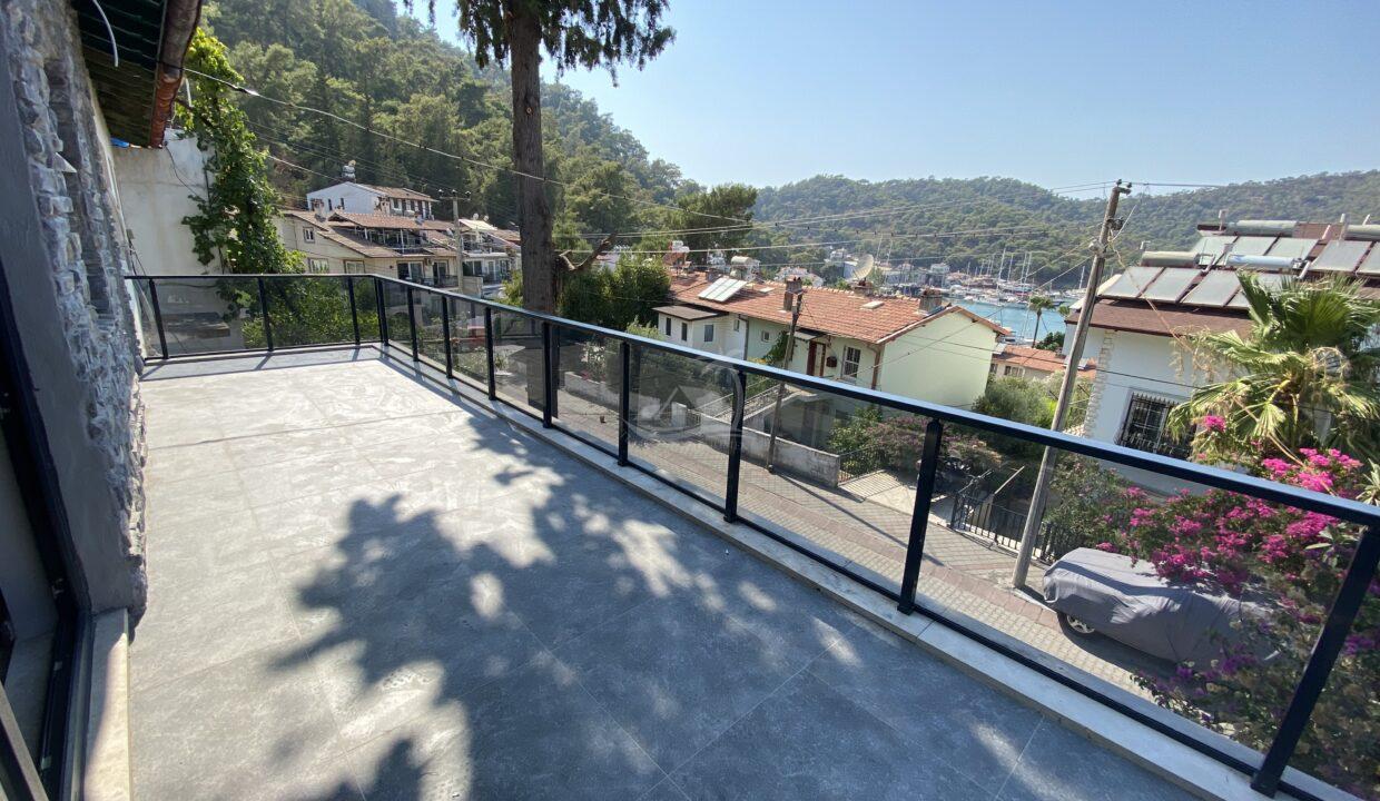 DB0A858D-9268-4F88-8533-F853E8508D16