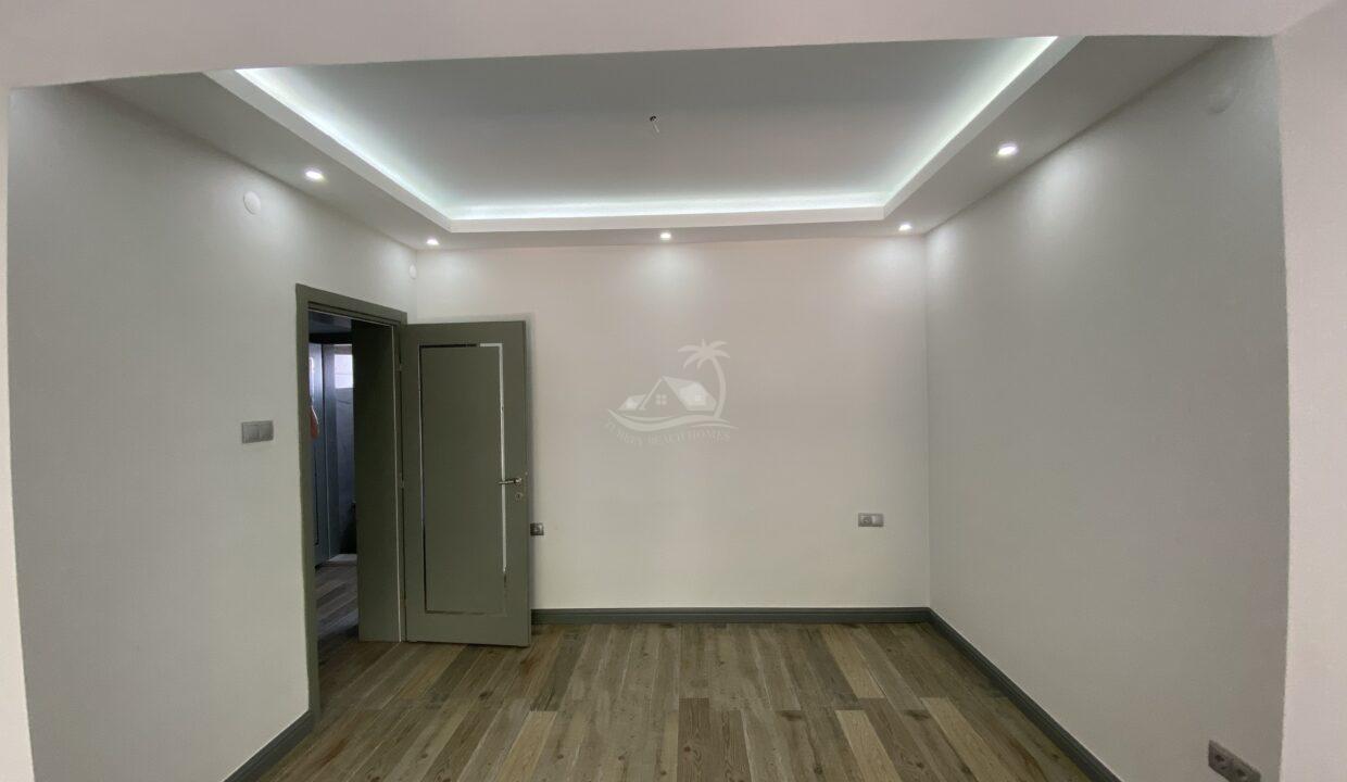 EFC14C44-2622-4009-B2C6-8E1930035C1D