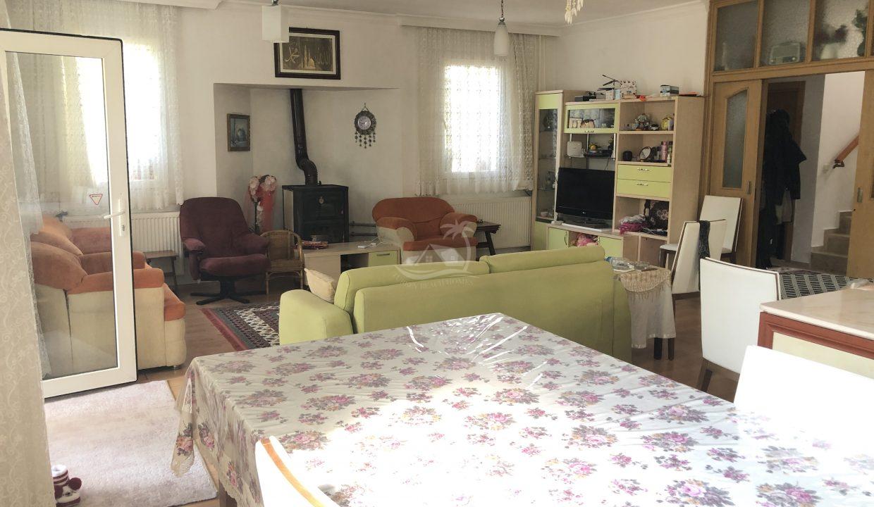 1E12F597-1342-4150-8AE3-2BAB744DB6A3