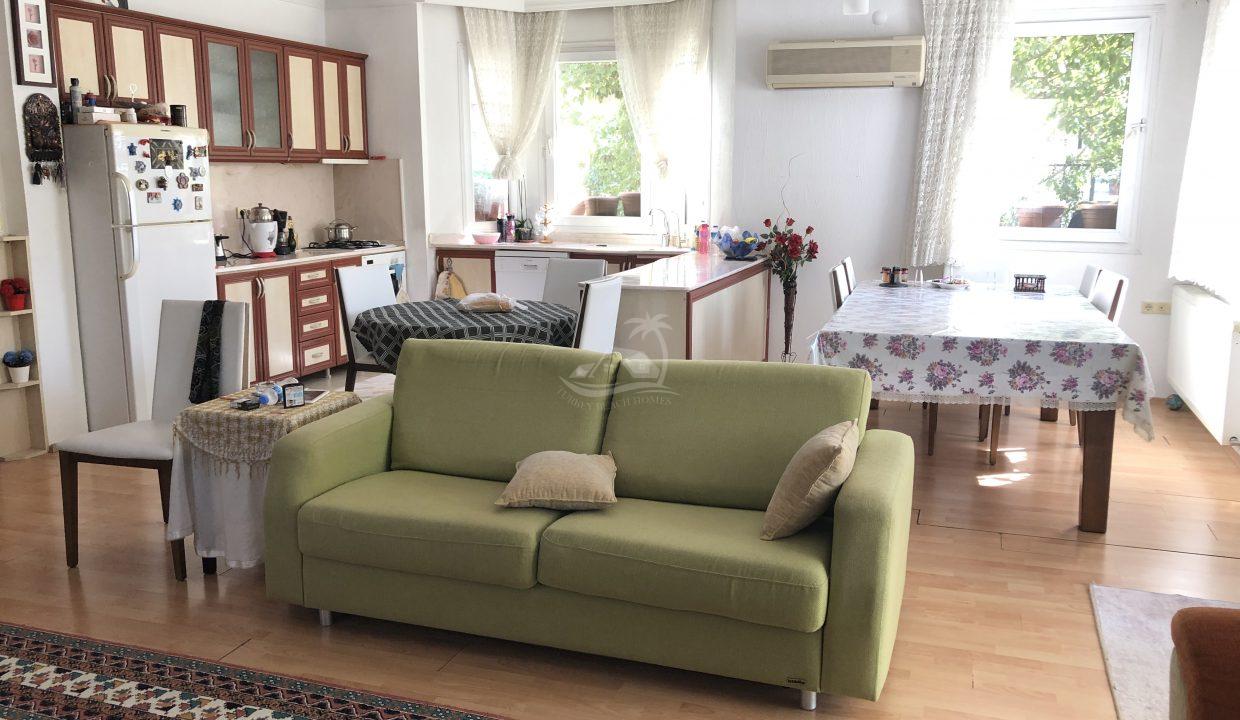 300FD641-A146-4187-AAA0-2BA51D04307E