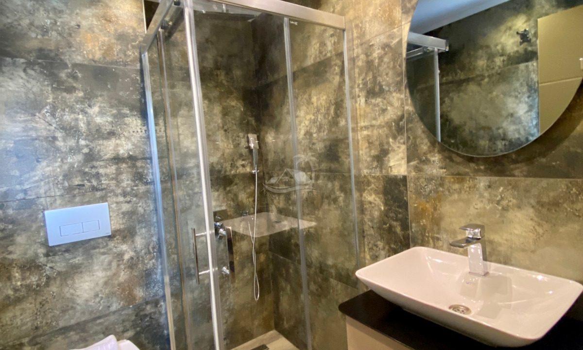 34497224-CD20-4BDE-A1B7-4CCDBD2CC100