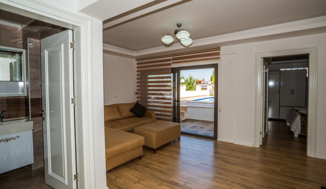 3A785F78-B606-4402-A6B2-9E1BA4752C75