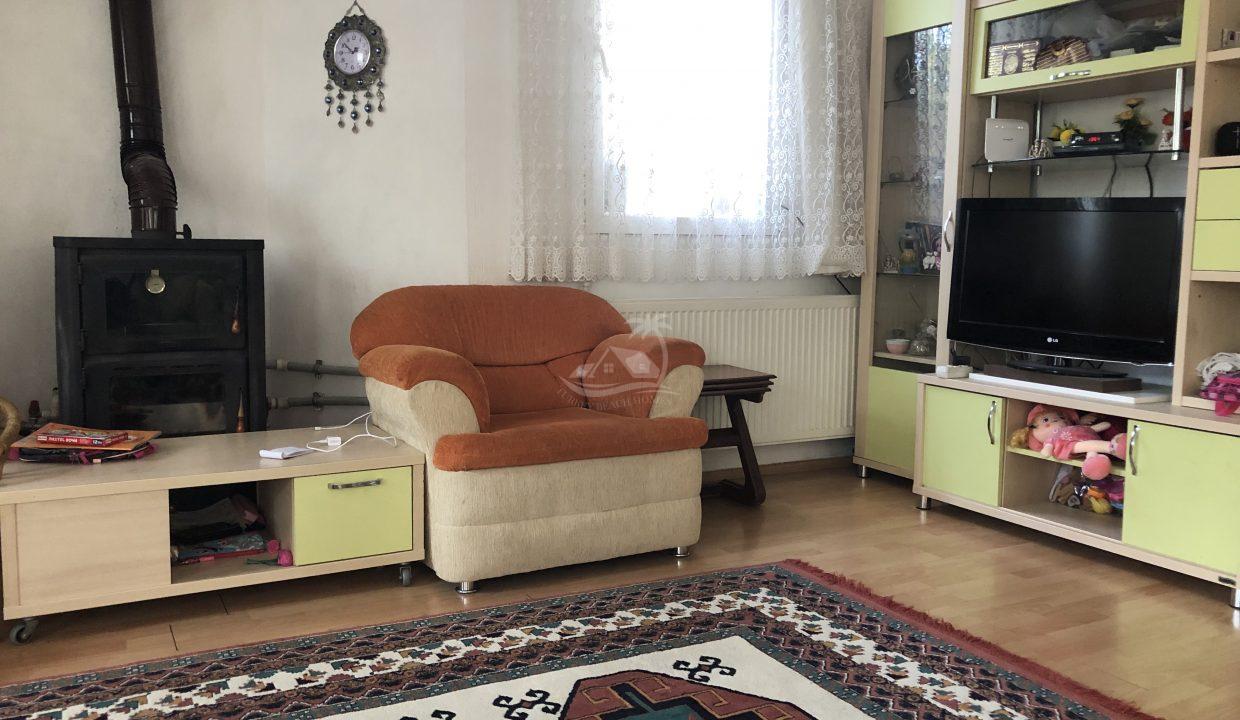 5B427258-8B36-403E-9F83-6AC35316AD43