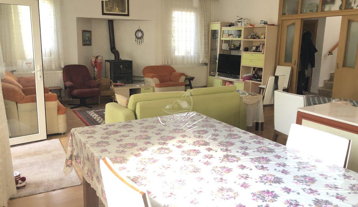 70272E0C-76D4-46FE-8853-2BD96AC66CD9