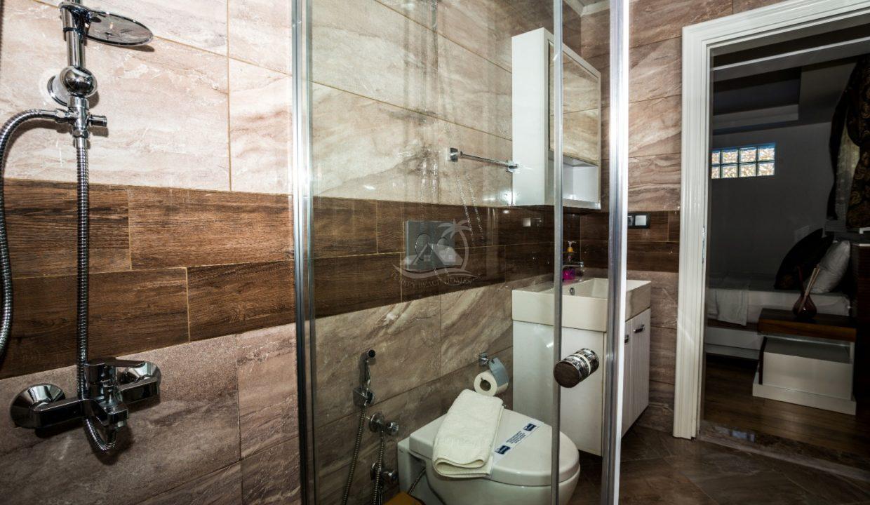 7CEE3C75-33F5-4CBB-8427-82E7EC2C4900