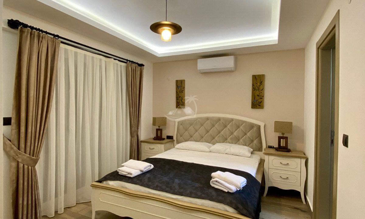 8B5CA6E7-0D28-4867-AA0C-507C54B862FA