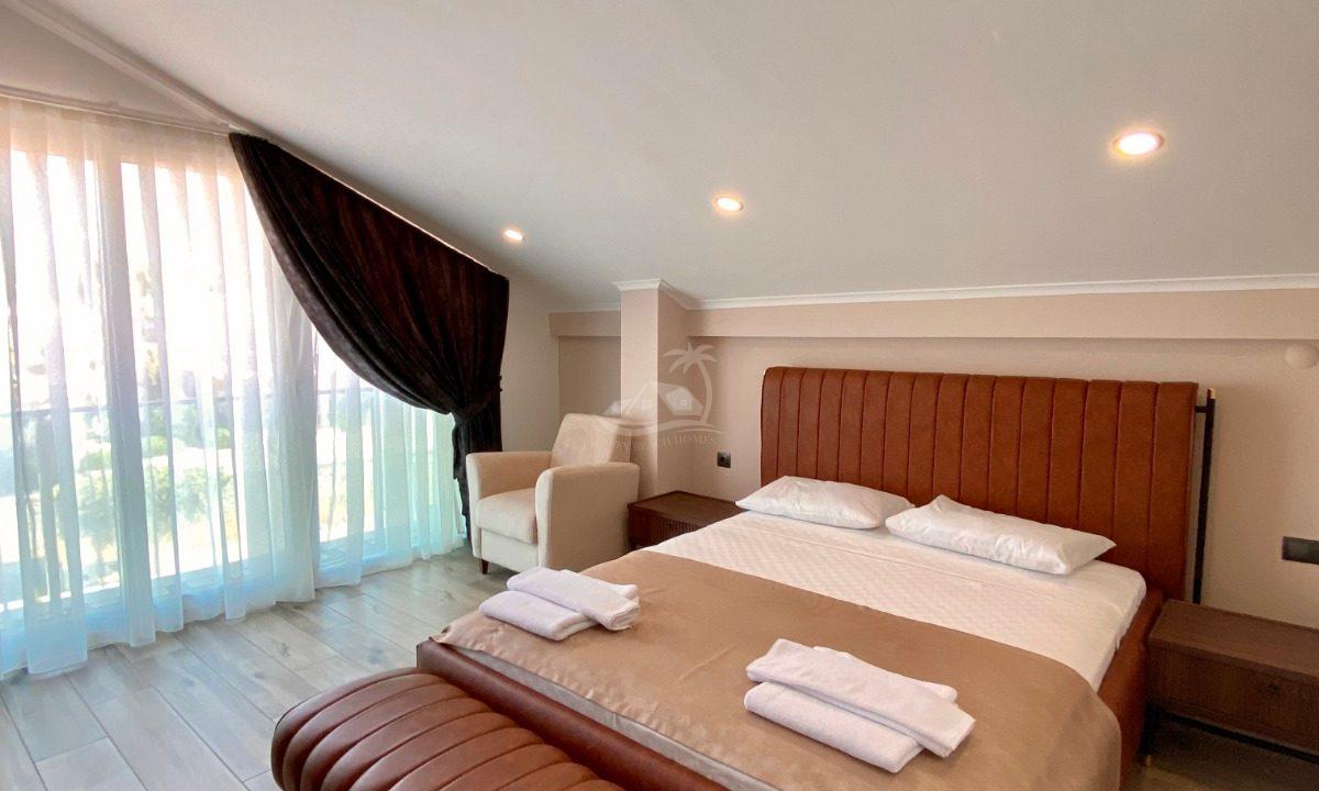 8ECE5731-4818-4C25-98FF-EFC8D11AB1DA