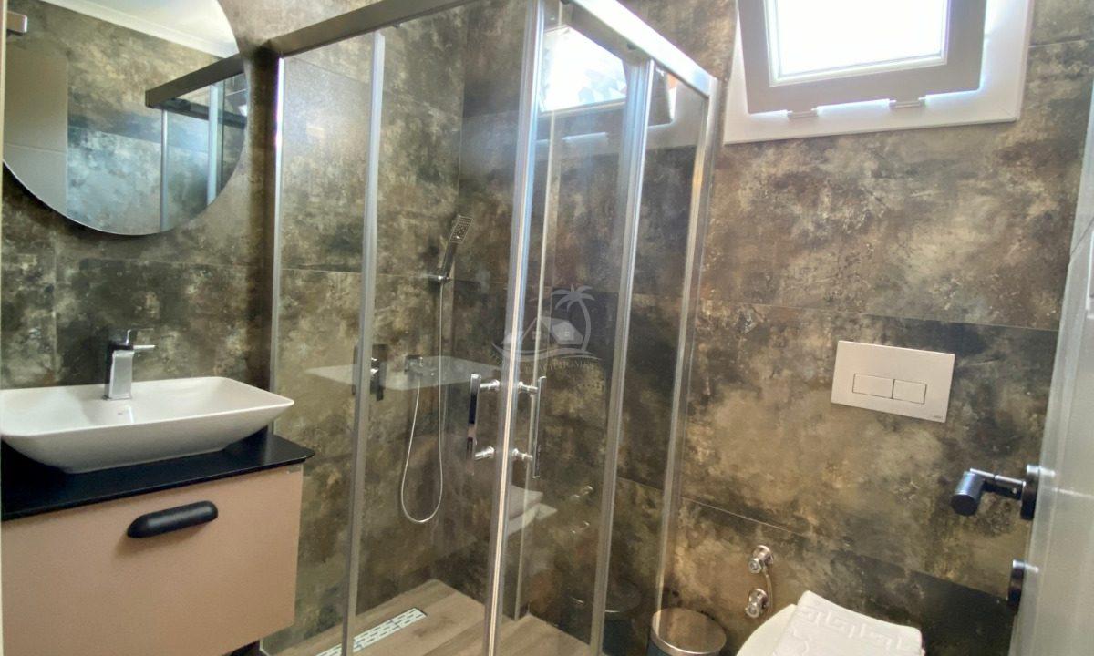 A15F9B6A-FAE7-4EEF-A1E6-102F771C6BD6