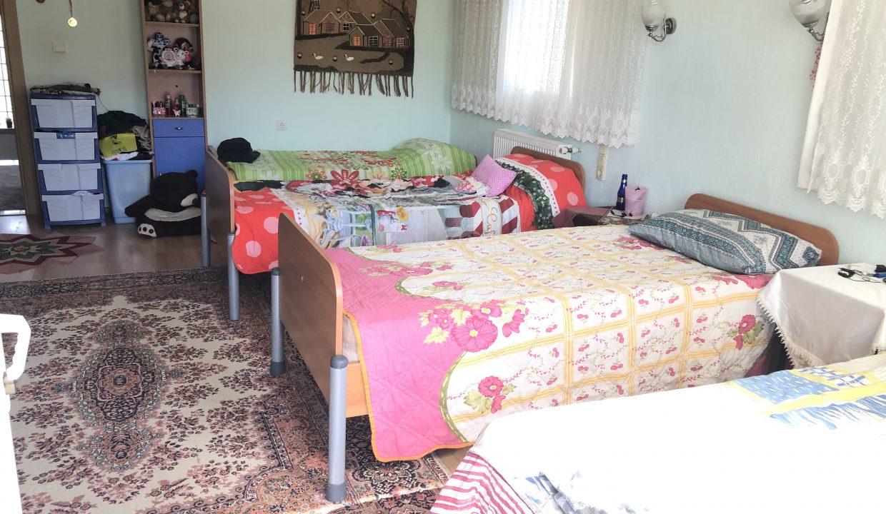 AF79865F-29B0-4B8F-91E6-079853D890CC