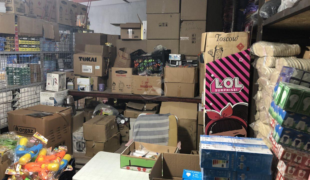 B8CF9FDA-0078-47F6-A864-F6EADE5FFE78