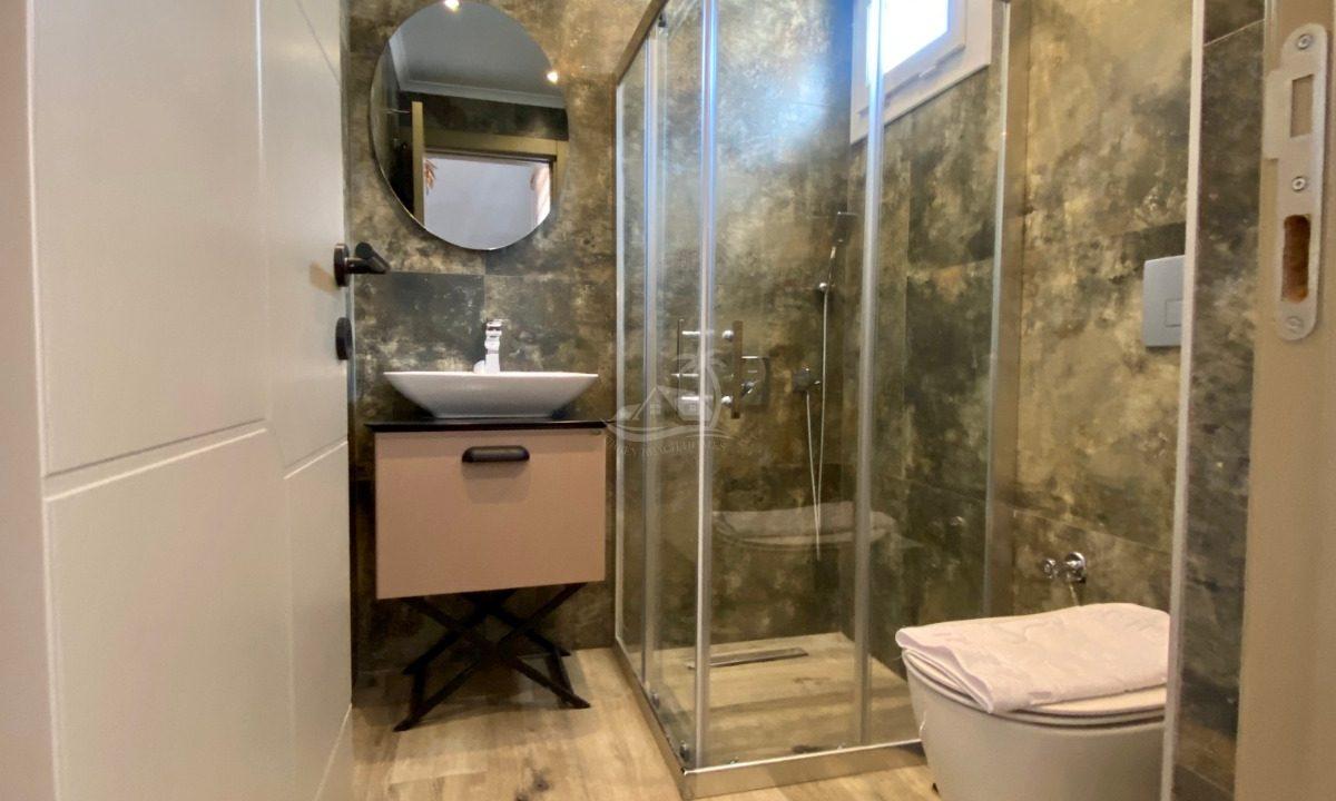 B9D2A2D3-C712-4BBD-A0A4-70F6A48F0ABE