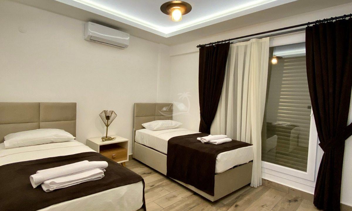 BAFBAEE3-4F2B-44C6-8A2E-5F18A19FC335