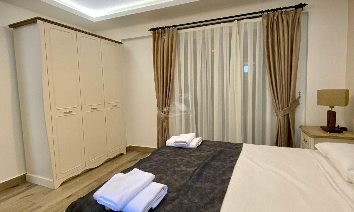 BC3FE9A5-AB96-47DE-95B4-92D92EA35787