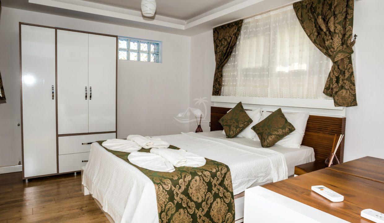 D9C7C635-8D32-4E9F-B97F-4F813BA707BB