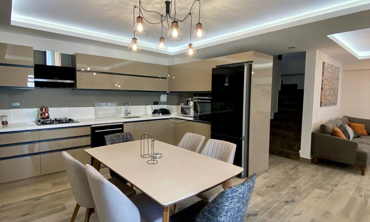 E6AB584F-2460-4302-A818-158910A0E29A