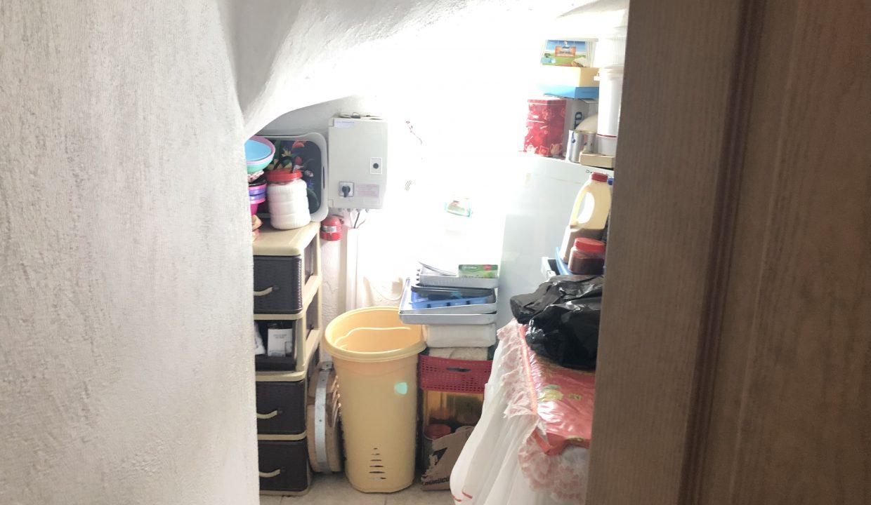 FC7B98B0-98C0-4ED9-A2EF-0E9D09D83913