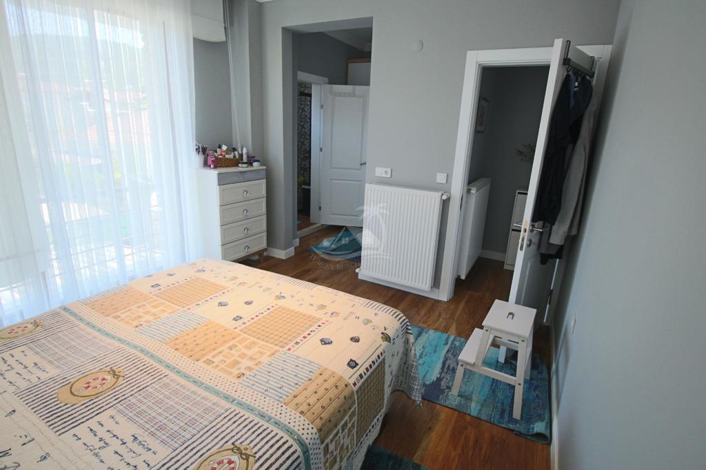 1AAEF6FC-22D2-4EBD-B811-4E76307C7018