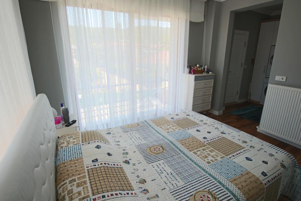 1AC774C0-9717-4E0C-BC8F-3821E9012983