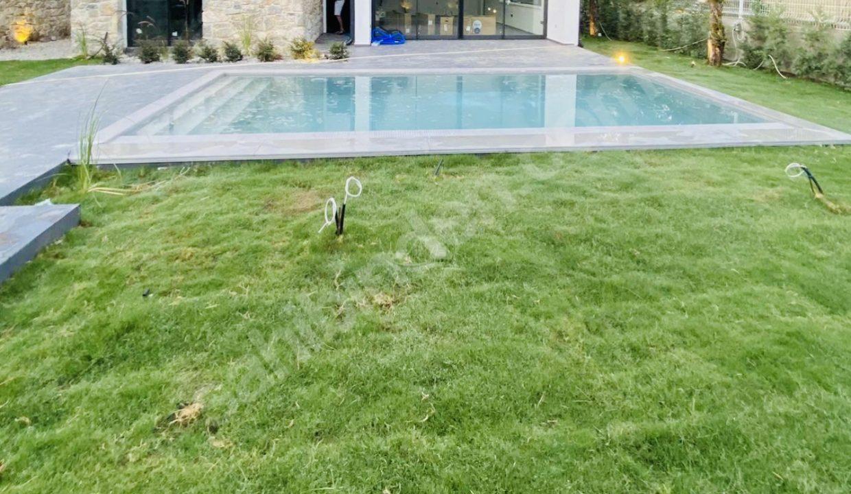 2433BD8D-2BC5-439E-9F94-17A75A249CDB