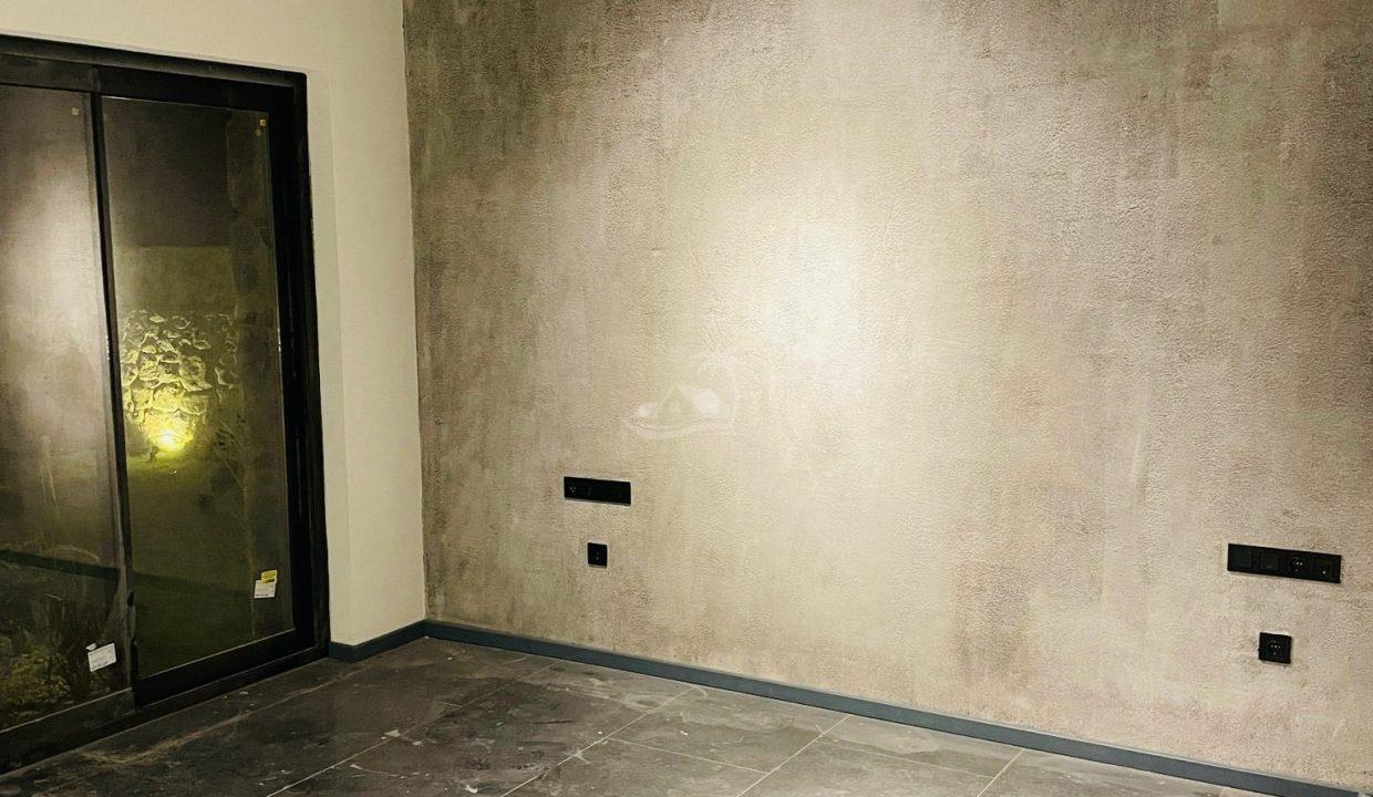 3C7C21B9-B562-4CDC-9283-231E9E82CF9D