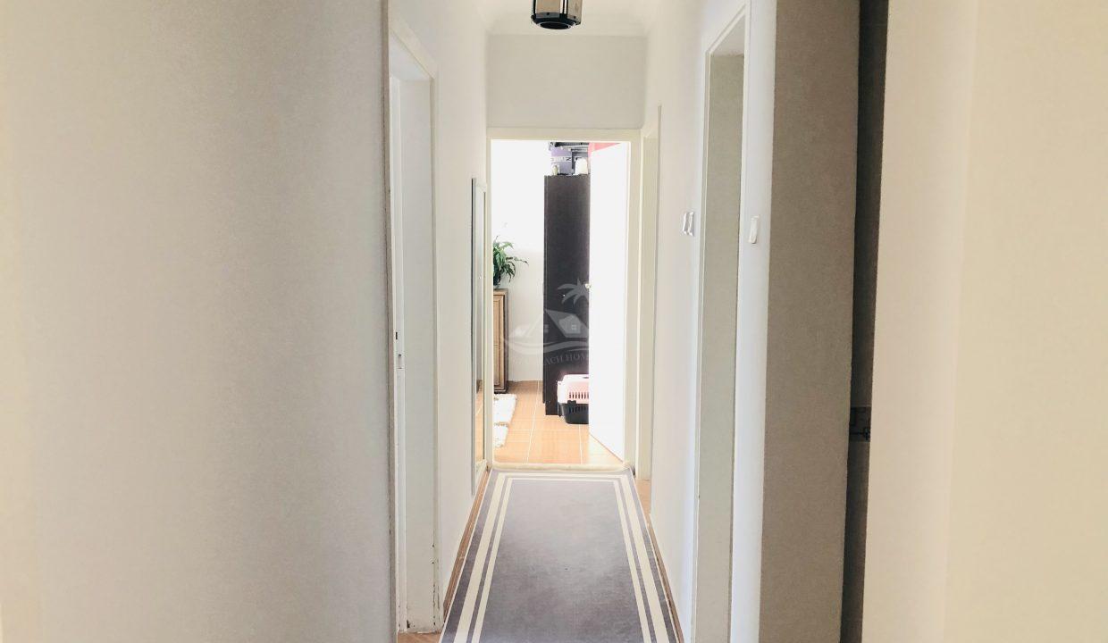 42923500-EB89-4E58-A9A6-3D1E16EC57FF