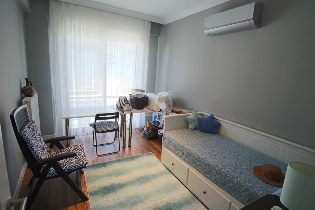 525392A0-2C09-4CF4-ACBA-A20595E09949