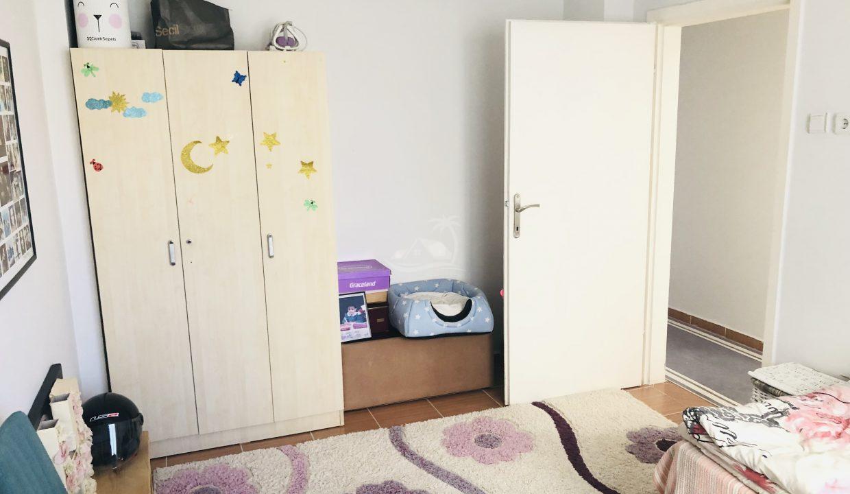 8E901812-C5E1-4AF2-A708-E9C3F65A05A6