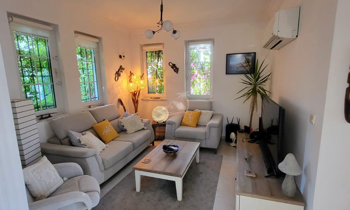 9DDBA0CD-6B39-4C16-9643-BA107A9AEF7F