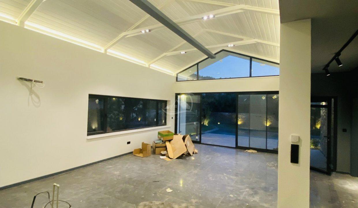 AD39B058-53D3-4F6B-9E06-31E8A1C76C47