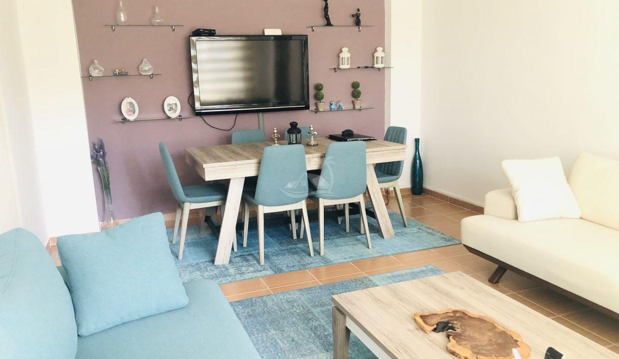 B8963801-8EF3-4A32-8B49-6FA4005DD7D4