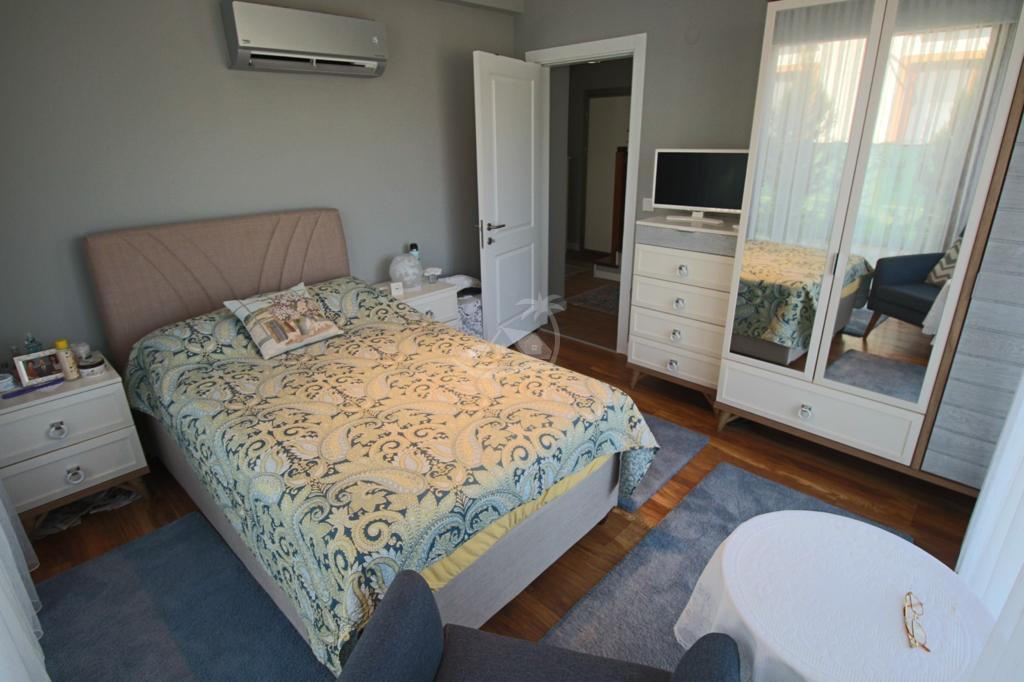 B9D46C2C-253E-4EEA-B636-65BFB9F7543C