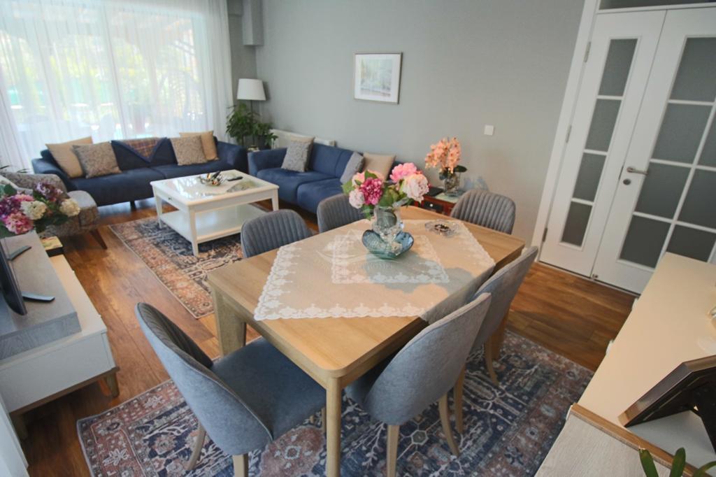 C9D80D4E-B2BE-4D23-AF31-469A7BD69FC2