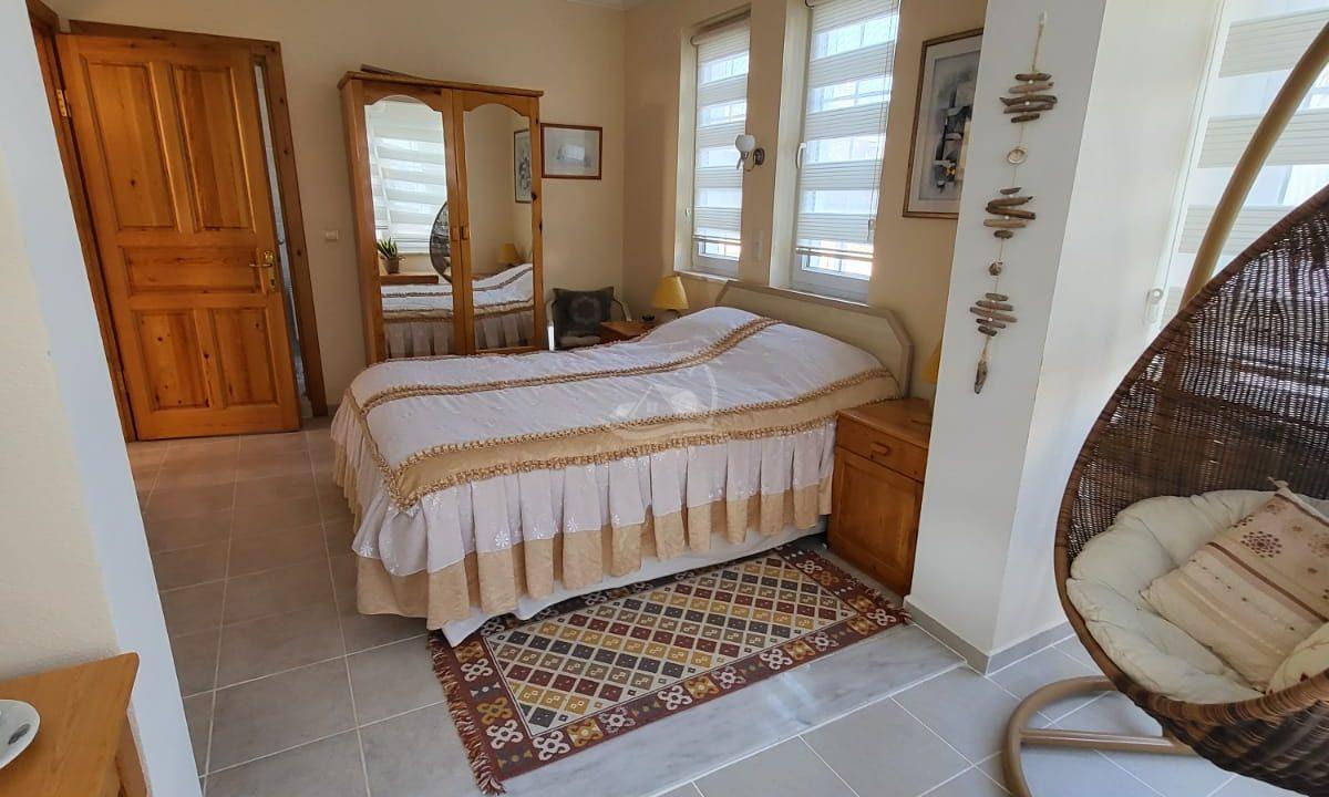 D143F116-93D7-48EB-A2CD-2E7B3067EE29