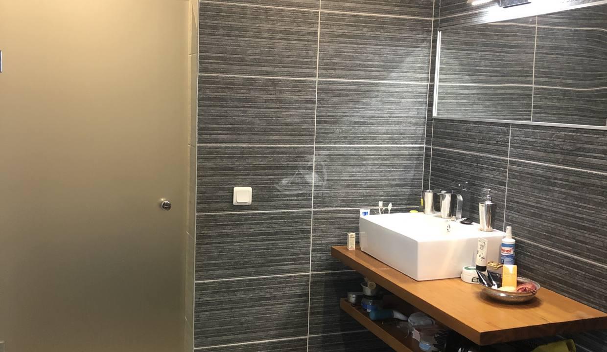 03CD3439-AE8D-42BF-9828-274A19199F8E