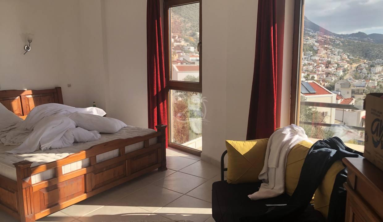 7AE29E13-4FEE-415E-9D49-CE9E8892D37C