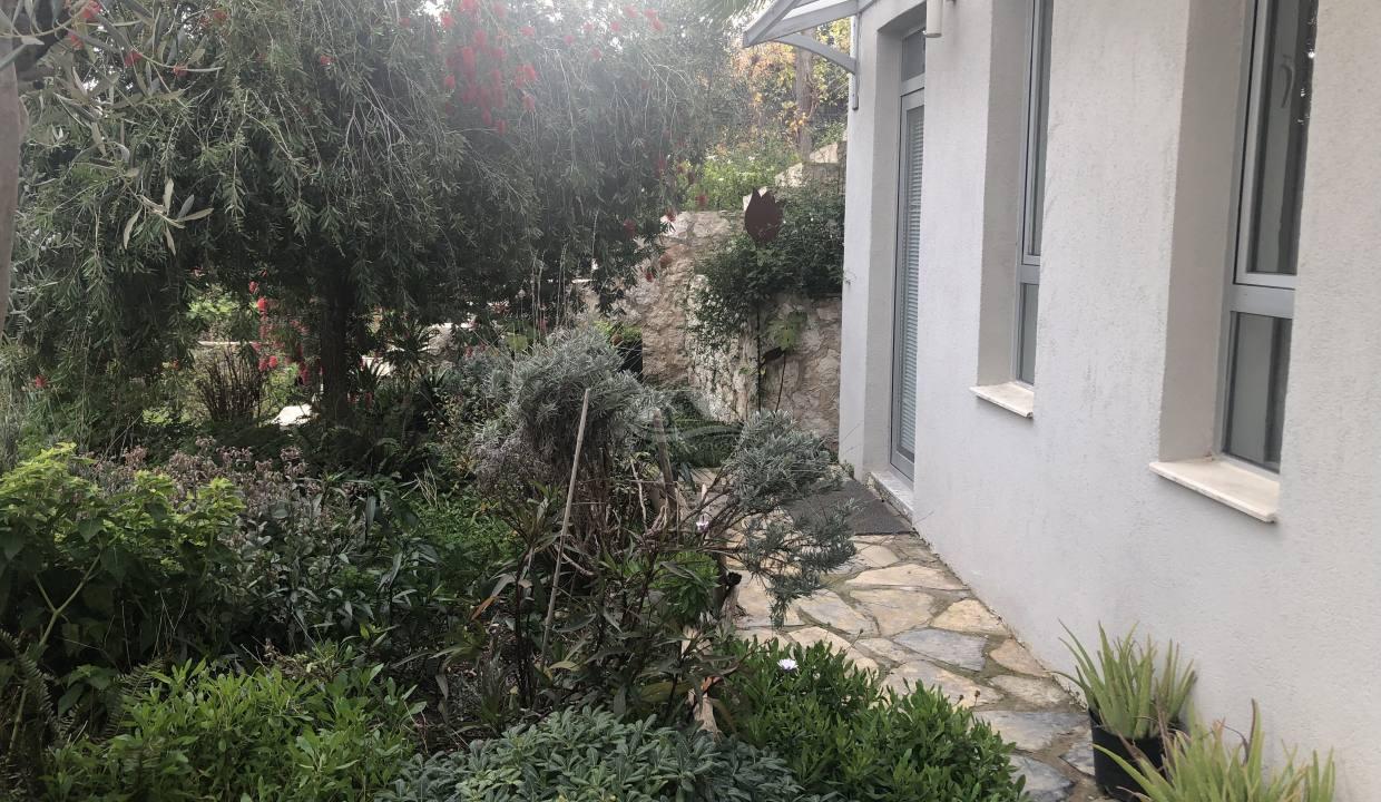 A89AC2CA-ED8B-4766-A370-76E427A21E89