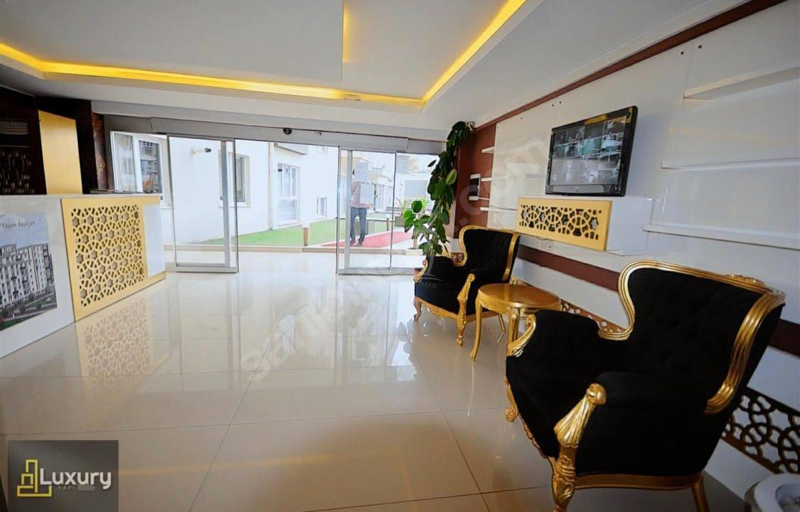 B9E74029-F1AD-44F9-A106-FF9603300DE7