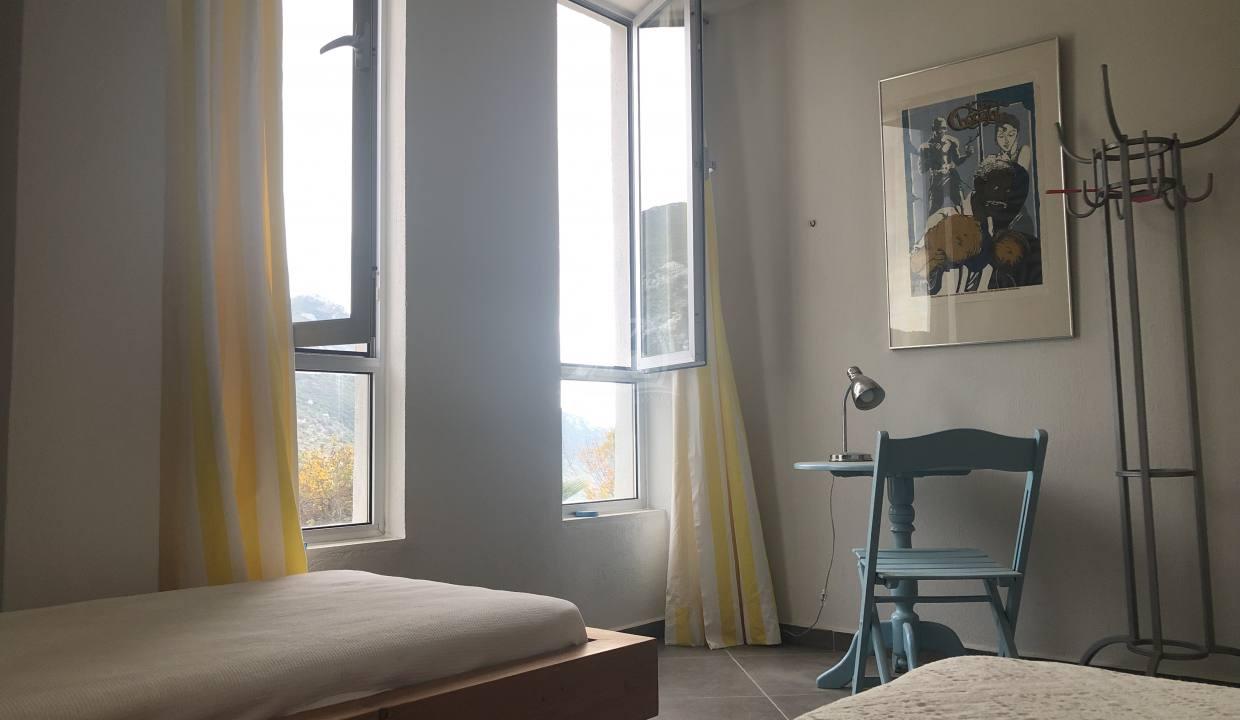 BA6474E9-0F22-47BB-A6EE-4915BA767C12