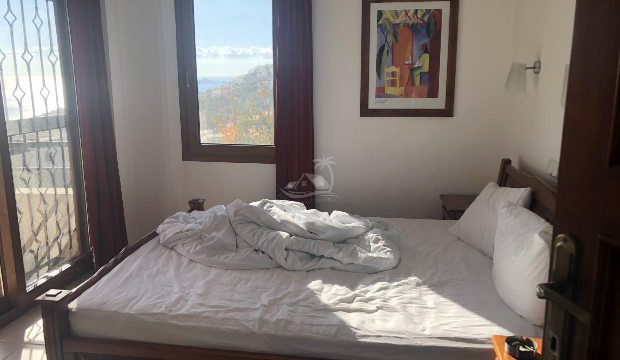 C0418820-7F92-4DC9-99FA-419B3F343D9A