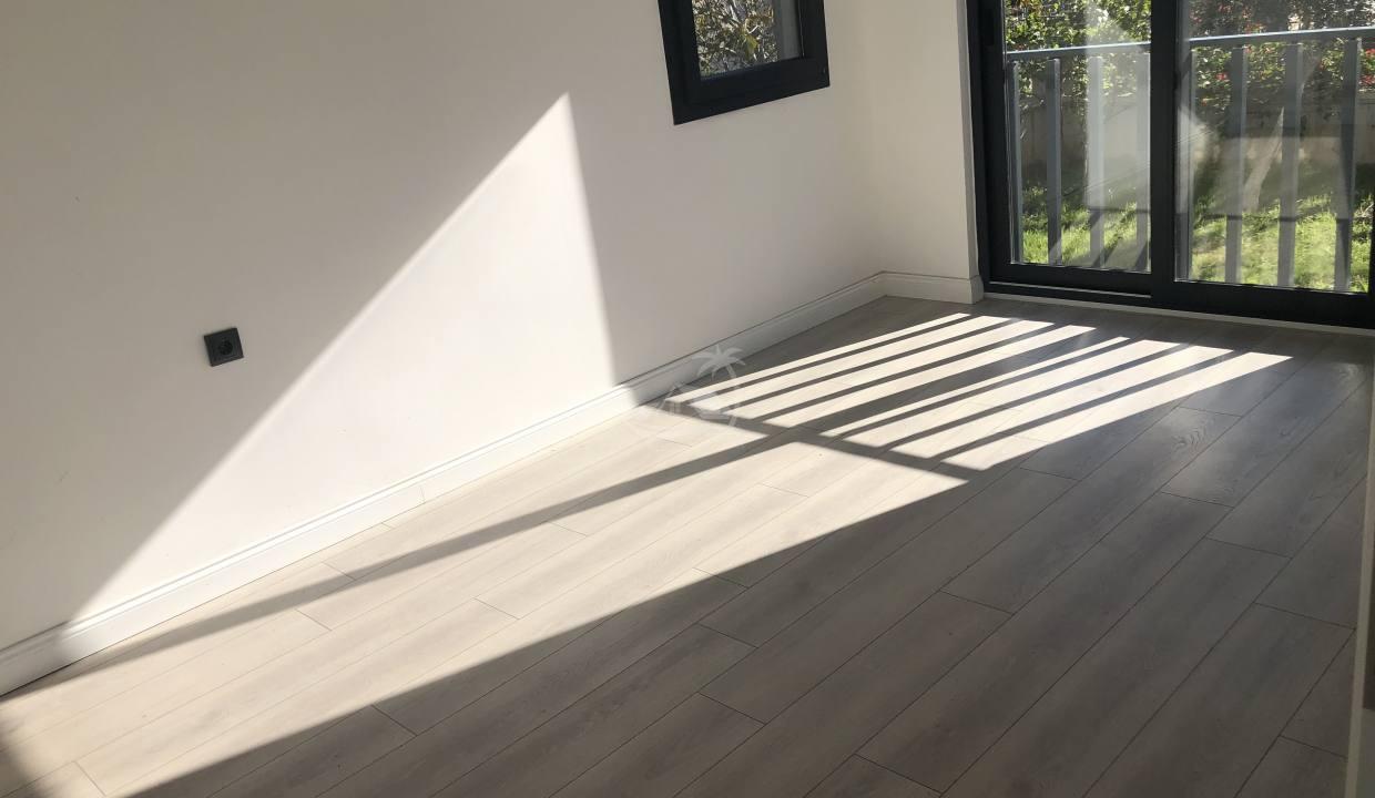 C1374076-E033-42D0-AF88-E9C954927EBC