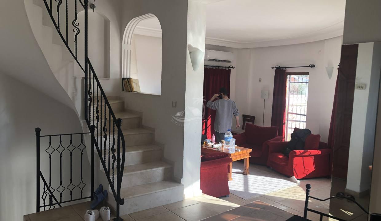 D6E33002-B7FB-4654-9D70-7A027DE6EFC6