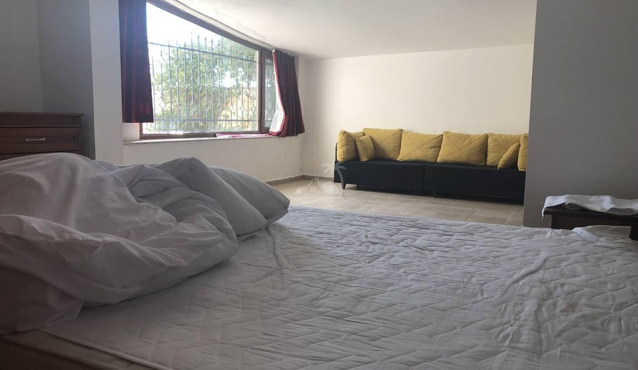 DFB2DCA9-EFFE-45D8-ACAF-EB6875F83C66